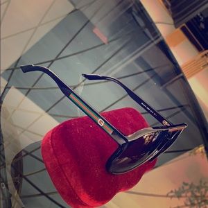 Gucci Sunglasses (unisex)